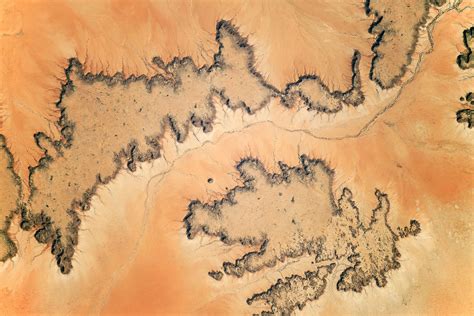Eroded Beauty in the Sahara Desert Revealed in Stunning Astronaut Photo