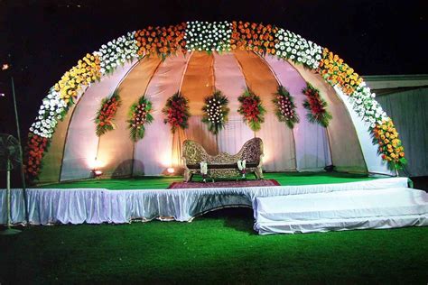Flowers can be used as the decoration of the room , when it is someone' birthday , it can be used a very good i under stood from this project that flowers are very important in our life.flowers are used for decoration purpose,perfumes are made up of flowers,flowers are used in making medicals etc. Flower Decorations: Wedding Stage