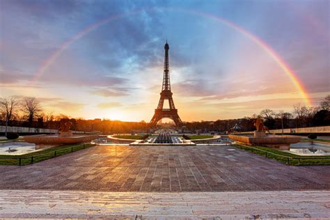 Tour Eiffel Elle Fête Ses 130 Ans Sa Construction En Images