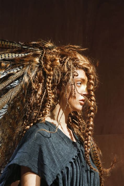 Bird S Nest Hair At Junya Watanabe Spring 14 Open Hairstyles Feathered Hairstyles Hair