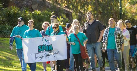 Bendigos Span Walk Attracts Hundreds Of People Who To Remember Loved