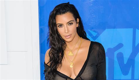 Kim Kardashian Is Back—and Shes Wearing No Makeup