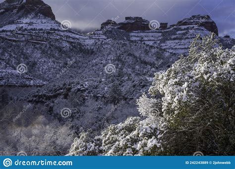 Snow Covered Red Rock In Sedona Arizona Usa Stock Image Image Of Snow
