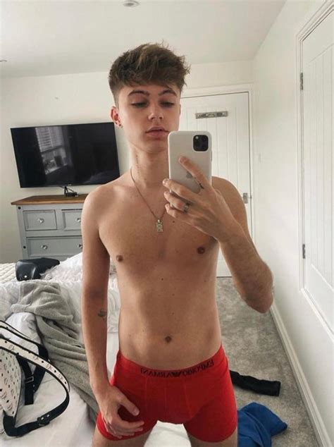 Hot Pictures On Twitter 🥵 Hrvy Hot Bulge In Red Boxers