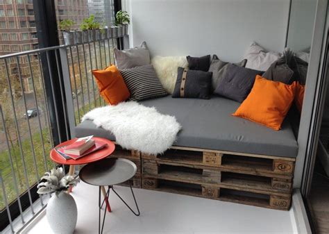 Sitzbank selber bauen haben sie spass mit dem praktischen diy. Maak zelf een loungebank van pallets voor in de tuin van ...