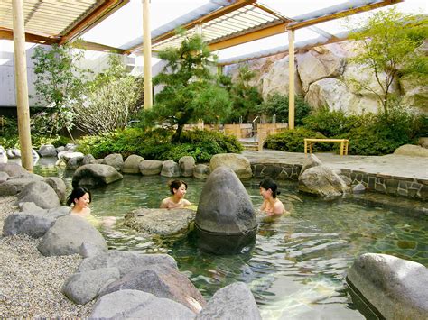 beginners guide to japanese onsen etiquette