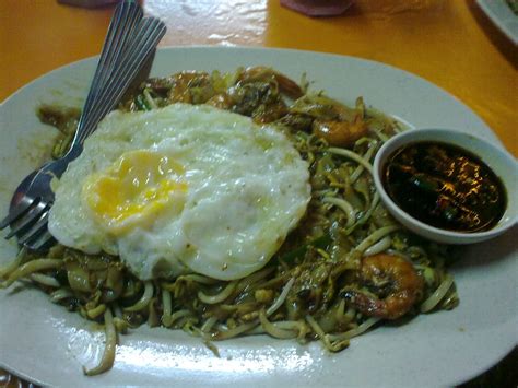 Kayu keramat makanan tradisional terengganu yang sedap dan kebanyakan dijadikan sebagai menu makan pagi. Makan sedap @ Terengganu: Pak Awi Char Kuey Teow (Telur ...
