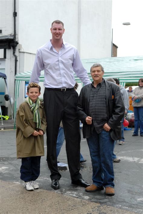 Giant Guy Towers Giant People Tall People Tall Guys