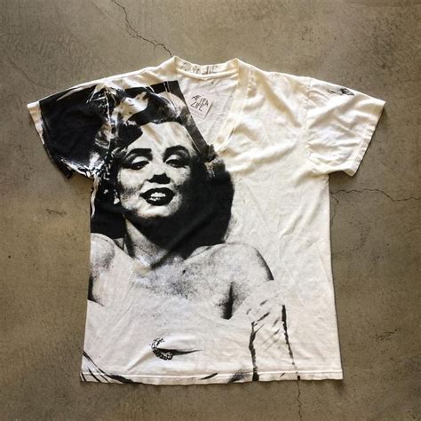 Marilyn Monroe V Neck T Shirt Size L Measures Pit To Pit And Collar To Hem