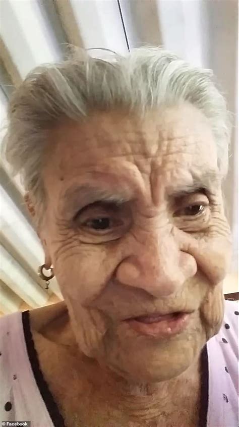 Mexican Granny Was In Awe After She Saw Herself On A Cell Phone Big World Tale