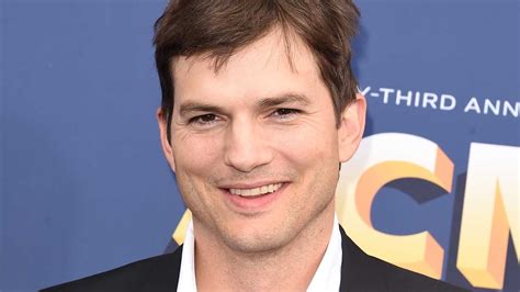 Ashton Kutcher Says He Deleted A Really Snarky Tweet Amid Demi Moore