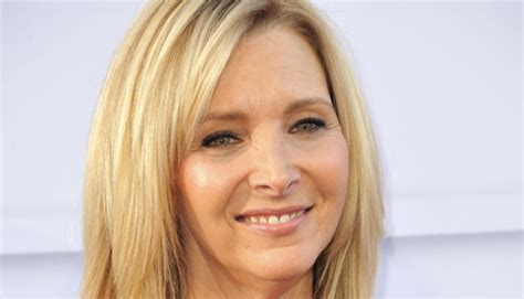 Lisa Kudrow Admits Meeting Friends Costars Jennifer Aniston And