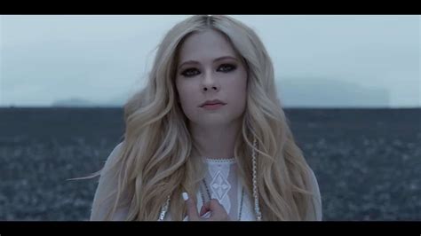 Avril Lavigne Ecco Il Nuovo Singolo Head Above Water