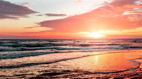 Download Wallpaper 2560x1440 Sunset Horizon Waves Sea