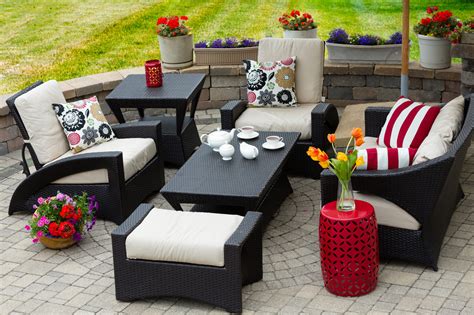 When creating an outside space for entertaining and dining, the biggest challenge often lies in choosing the appropriate patio tables , such as side tables, dining tables or coffee tables and chairs, including patio chairs, dining chairs and other outdoor dining furniture to fill a space. Cozy Patio Furniture on Luxury Outdoor Patio - Full Blown ...