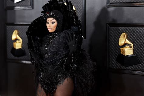 Blac Chyna Gets Dramatic In Feathered Bodysuit At Grammy Awards 023 Footwear News