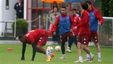Find every style, stud and size you need right here at footy.com. Lewandowski Trains in Nike Hypervenom II Boots - Footy ...