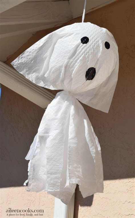 If you are still looking for ideas of how to decorate your home for halloween, here are some creative way of making halloween decorations at lowest cost we all have at our homes a lot of trash bags. Not So Scary Garbage Bag Ghosts - Aileen Cooks