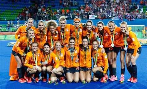 Het nederlands voetbalelftal is een team van mannelijke voetballers dat nederland vertegenwoordigt in internationale wedstrijden. Huldiging Oranje Dames in Holland Heineken House - Hockey.nl