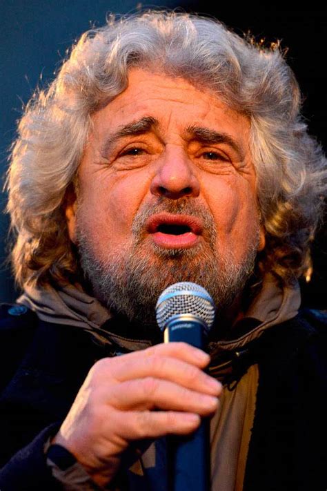 Giuseppe piero grillo (génova, italia, 21 de julio de 1948), más conocido como beppe grillo, es un cómico, actor y político italiano que trabaja. Ausland: Italien: Komiker Beppe Grillo mischt den ...