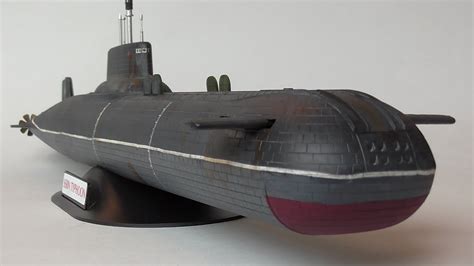 Revell Typhoon Class Soviet Submarine 1 400 Scale YouTube