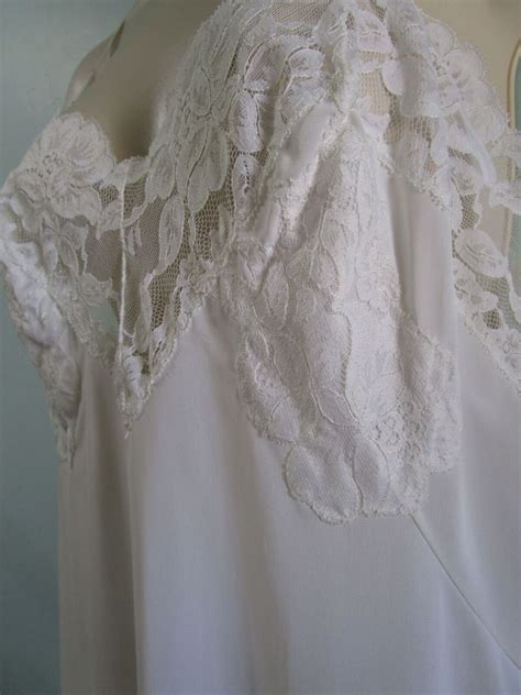 Vintage Gossard Artemis Lace Trim Full Slip Ladies 38 Gem