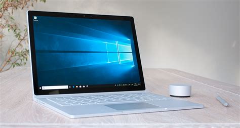 Review Microsoft Surface Book 2 Laptop