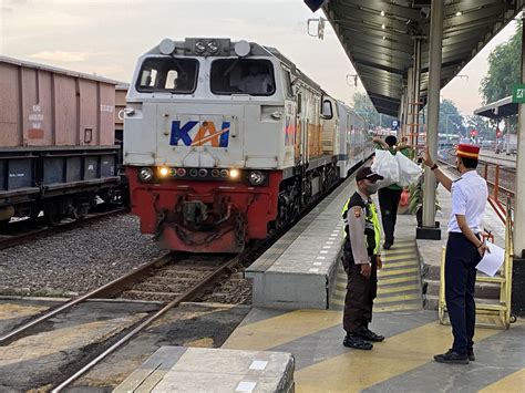 PT KAI Buka Pemesanan Tiket Kereta Api Natal Dan Tahun Baru 2023 Lebih
