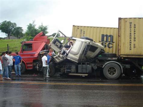 Accident Trucks Arab News Vehicles
