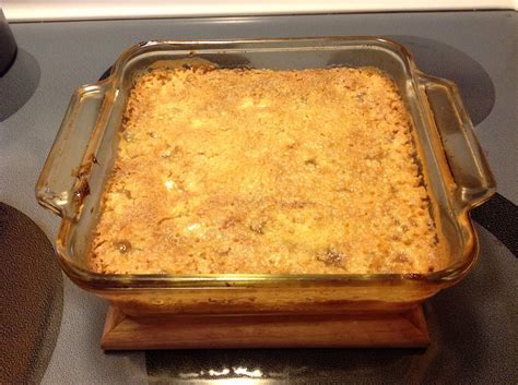 Mix melted butter with dry ingredients until crumbly. Easy Apple Crisp 2 cans apple pie filling 2 boxes Jiffy ...