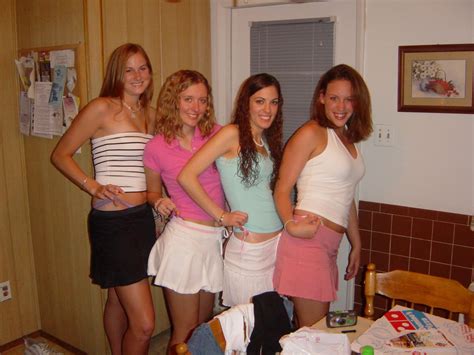 Sexy College Girls Pics Sexy Girls In Short Skirts At A Party
