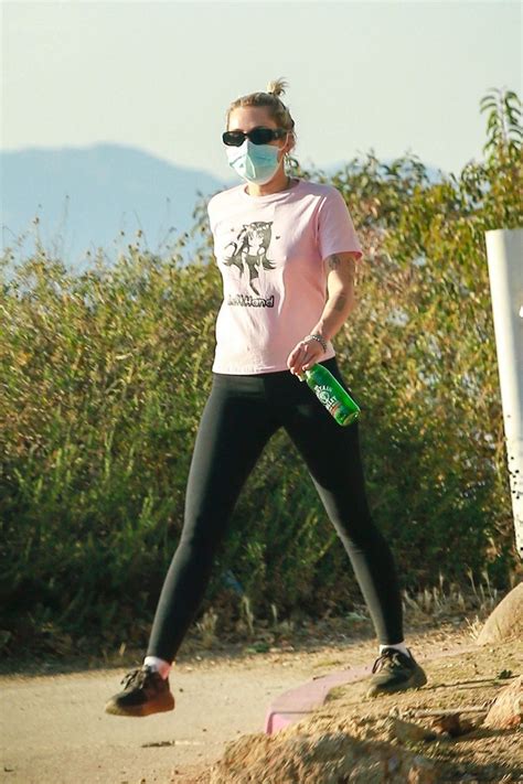 Miley Cyrus Goes Braless For A Friday Hike In La Photos The Hot