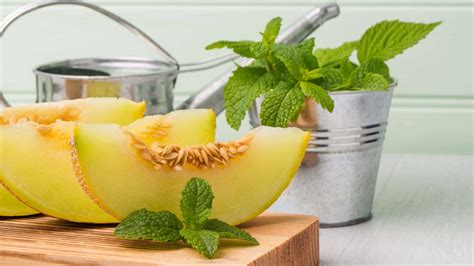 10 Amazing Benefits Of Honeydew Melon To Eat This Summer