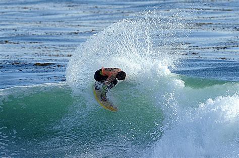 Surfing Surf Ocean Sea Waves Wallpapers Hd Desktop And Mobile