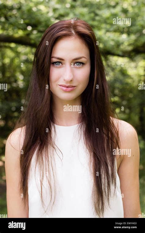 Brown Hair Young Woman Hi Res Stock Photography And Images Alamy