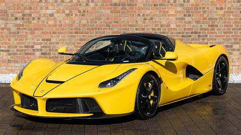 2017 Ferrari Laferrari Aperta Giallo Triplo Strato Walkaround