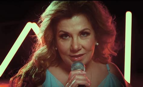 Актриса и звезда квн вышла замуж за итальянца. Марина Федункив выпустила комедийный клип на песню «Лав ...