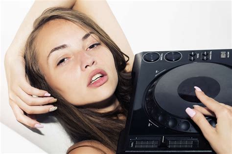 Spotifys Best Playlists For Doin It Best Sex Songs Thrillist
