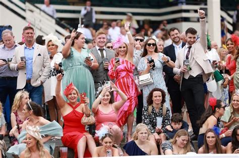 Newcastle Ladies Day Sees Crowds Celebrate In Grand Style Chronicle Live