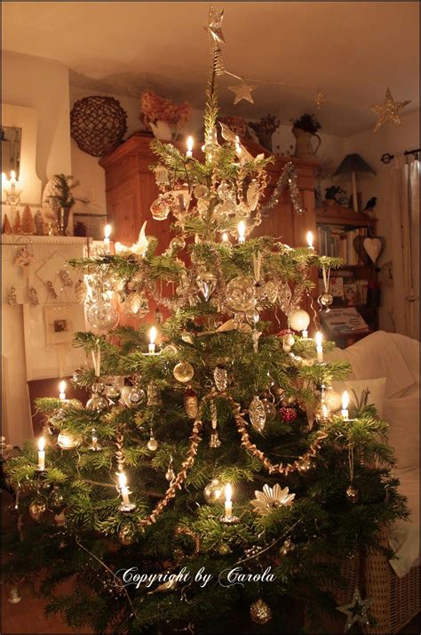 20 Old Fashioned Christmas Tree Decorating Ideas
