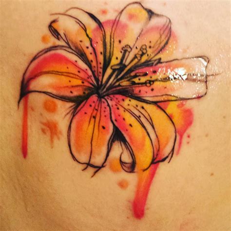 250 Lily Tattoo Designs With Meanings 2020 Flower Ideas And Symbols In 2021 Lily Tattoo