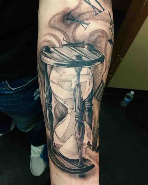 21 Timeless Hourglasstattoos Hourglass Tattoo Arm Tattoos For Guys Body Tattoos