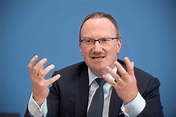 Lars Feld: Ein unbequemer Liberaler auf dem Weg zum IHS-Chef ...