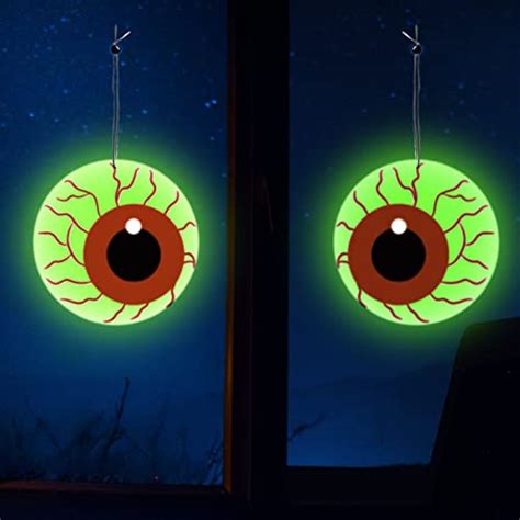 How To Create The Perfect Spooky Eyes For Your Bushes