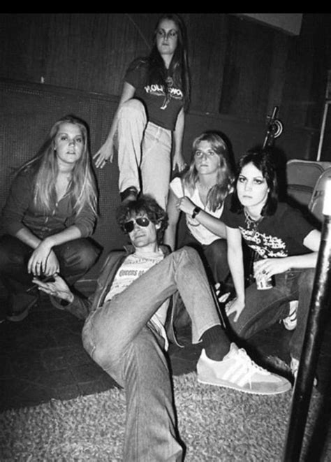 The Ruaways With Kim Fowley Pre Jackie Fox Pop Punk Kim Fowley Sandy West 70s Rock And Roll