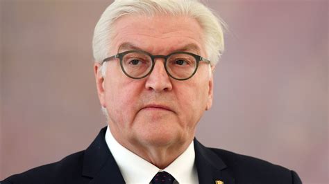Der deutsche bundespräsident ist das staatsoberhaupt der bundesrepublik deutschland. Steinmeier trifft Seehofer - B.Z. Berlin