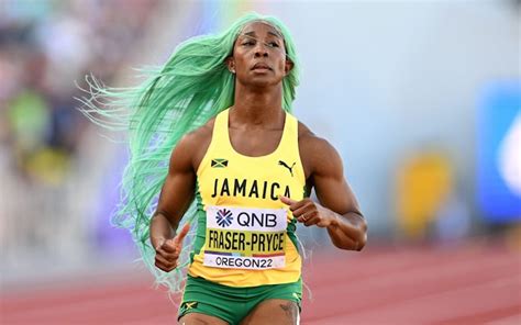 Shelly Ann Fraser Pryce Adjusts Her Wig During 200m Heats