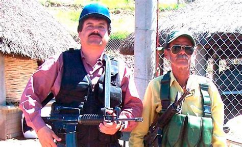 Joaquín El Chapo Guzmán Jesús El Rey Zambada Muestra Las Armas De