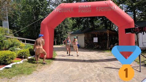 Runners Bare All At Ontario S Bare Oaks Clothes Free K Canadian Running Magazine