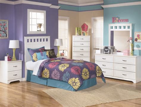The upgrade will make sharing a room feel a lot more mature and comfortable. 50 Cute Teenage Girl Bedroom Ideas | How To Make a Small ...